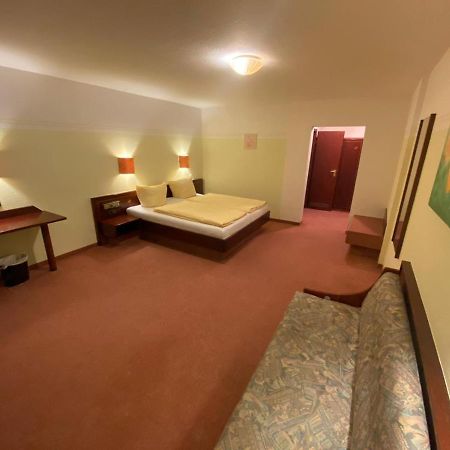 Zeulenroda-Triebes Hotel Goldener Loewe מראה חיצוני תמונה