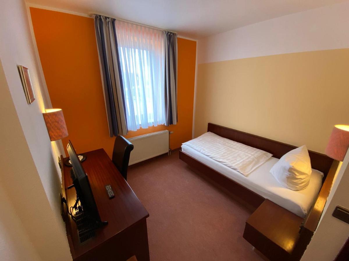 Zeulenroda-Triebes Hotel Goldener Loewe מראה חיצוני תמונה