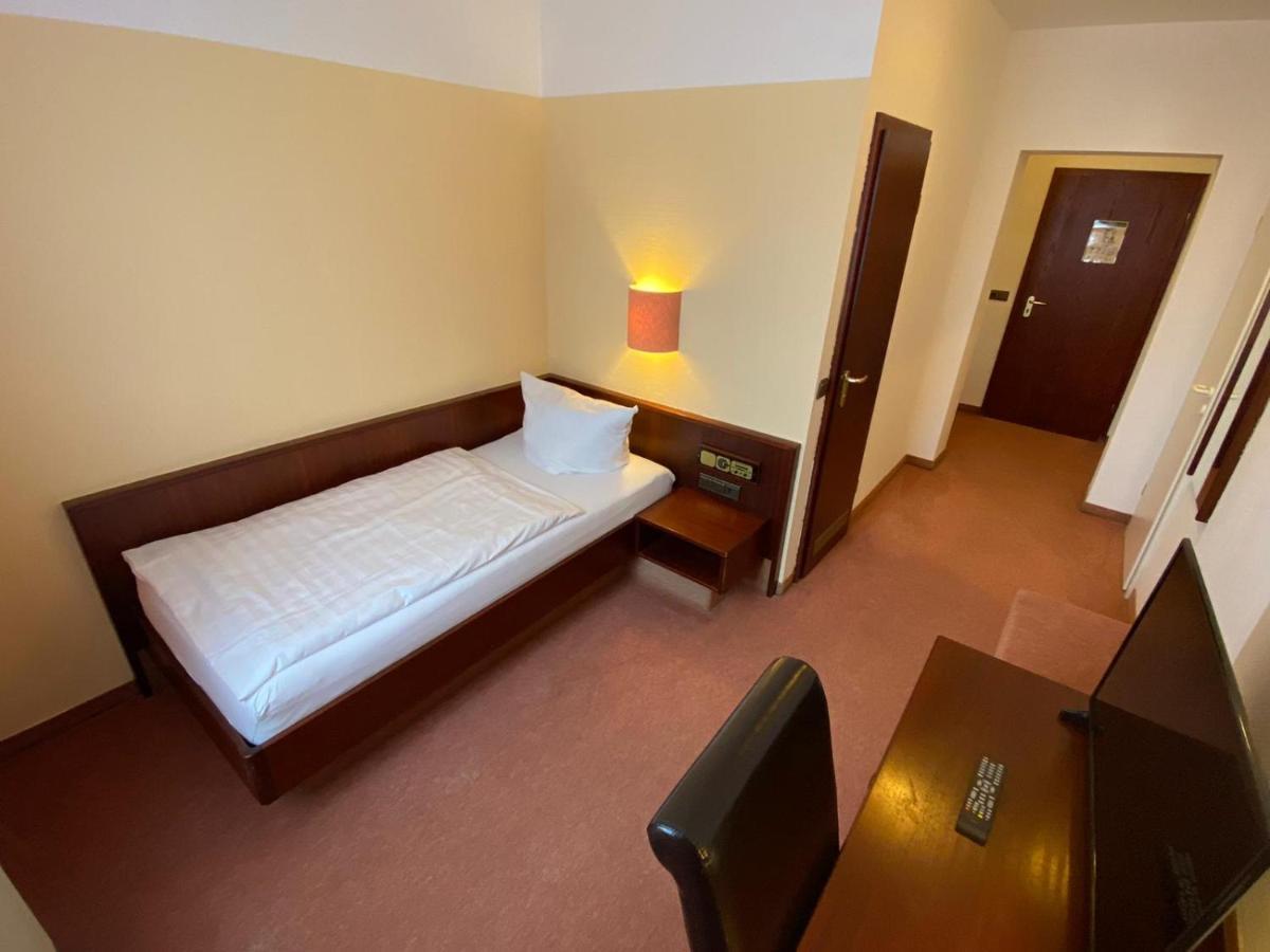 Zeulenroda-Triebes Hotel Goldener Loewe מראה חיצוני תמונה