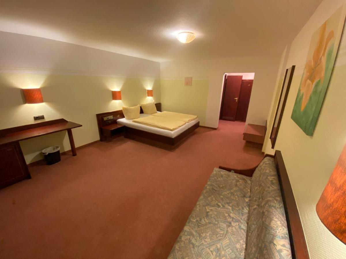 Zeulenroda-Triebes Hotel Goldener Loewe מראה חיצוני תמונה