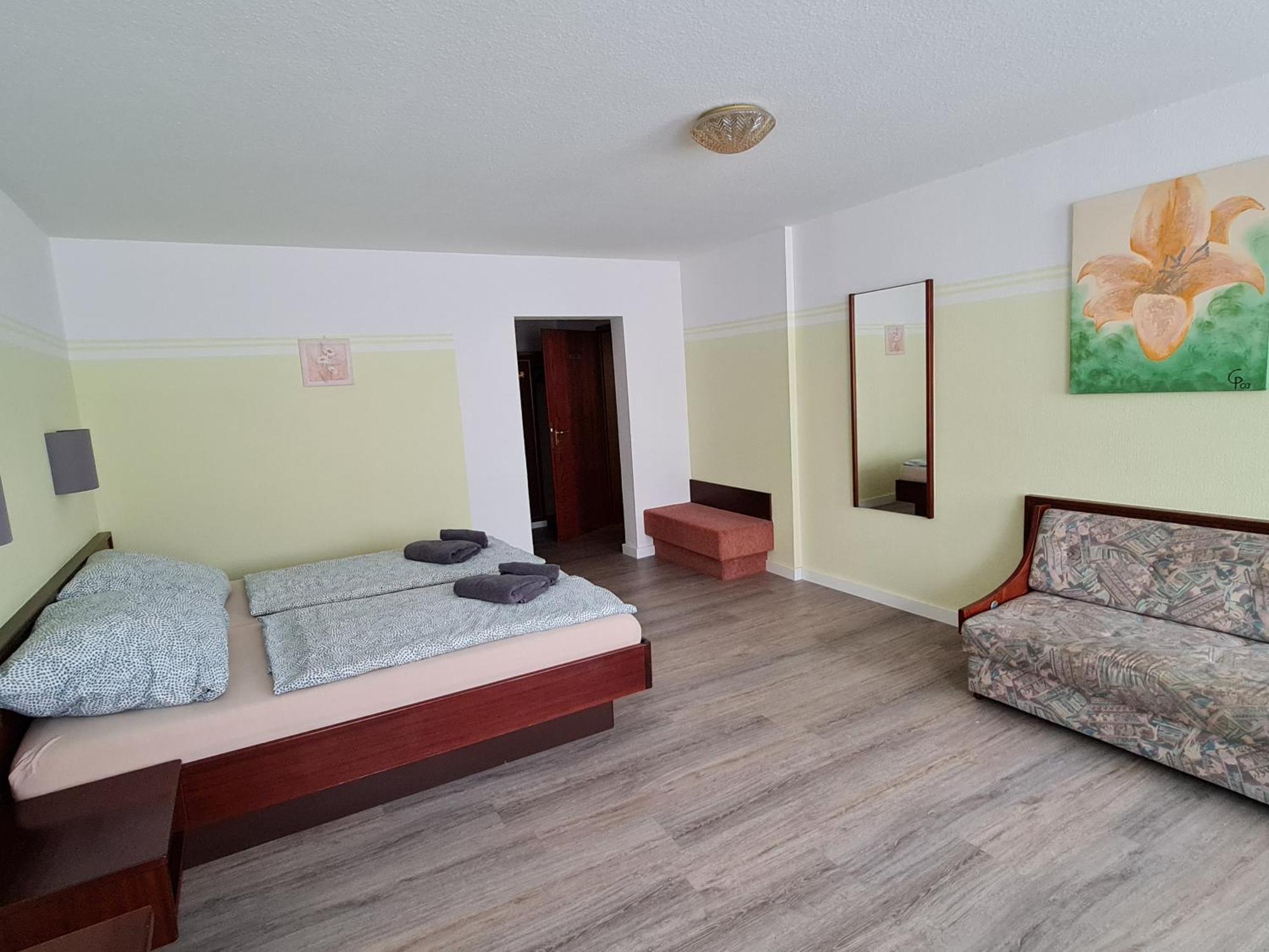 Zeulenroda-Triebes Hotel Goldener Loewe מראה חיצוני תמונה